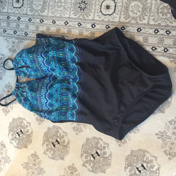 Sz 16: Miradonna Swimsuit by Miraclesuit - Picture 4 of 6